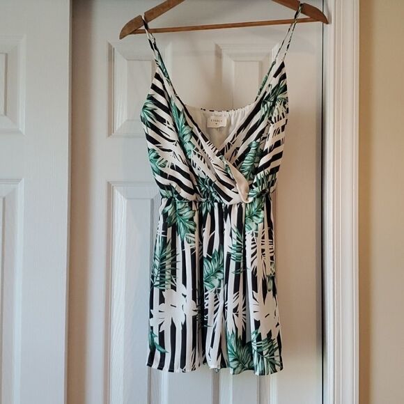 Everly Floral Leaf Palm Print Black and White Striped Surplice Shorts Romper Med - Picture 3 of 12